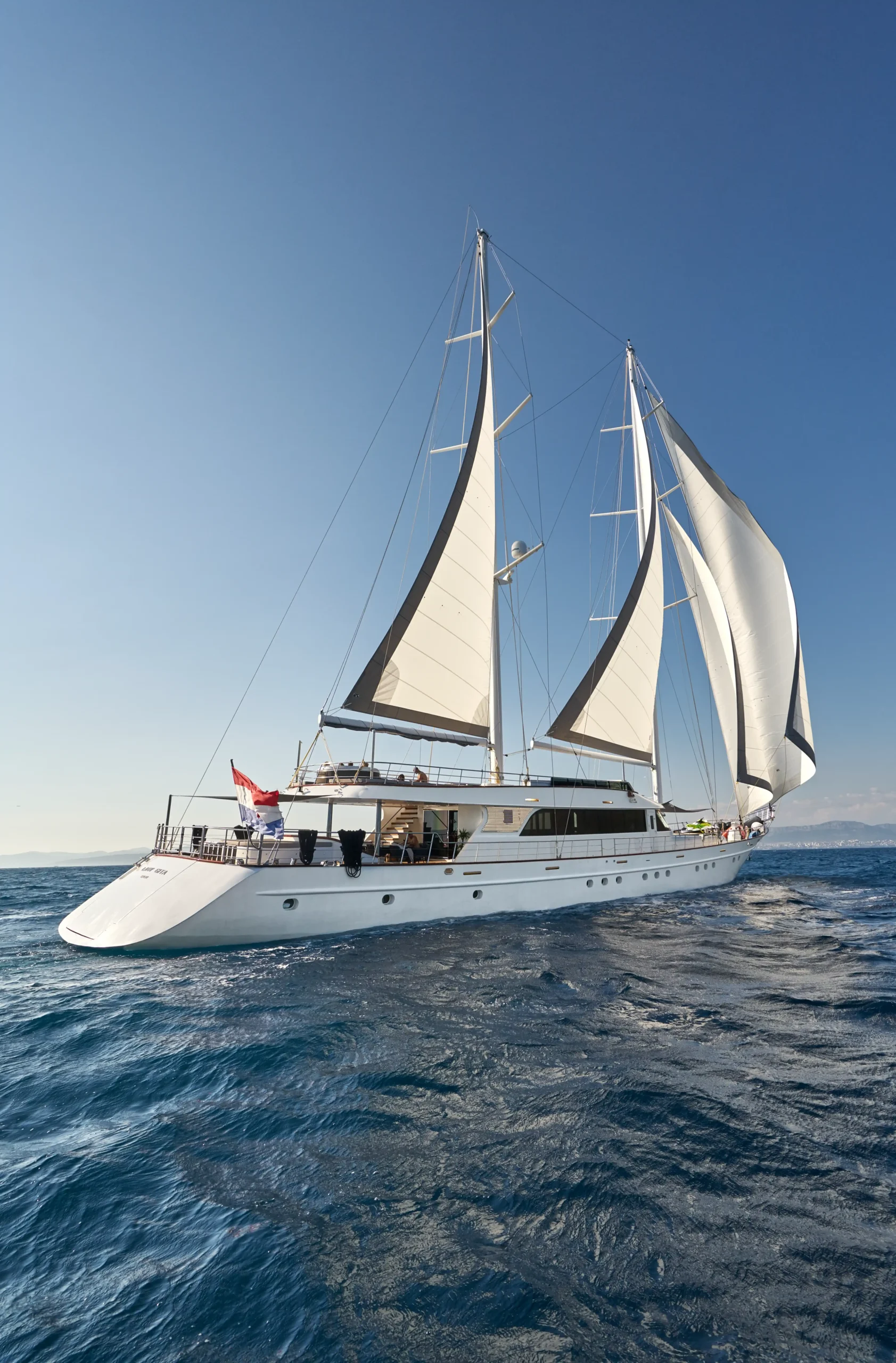 LADY GITA gallery image 2