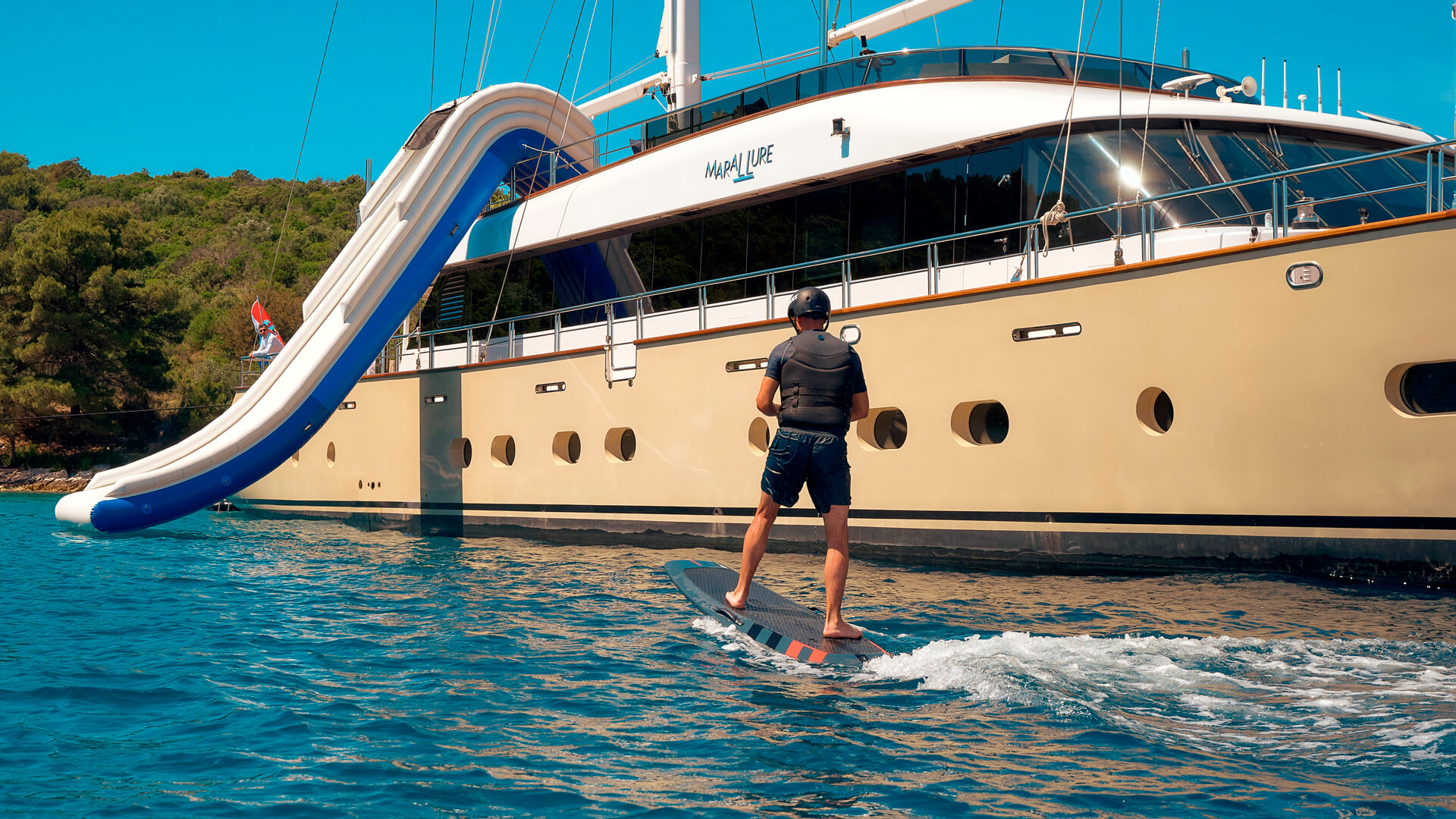 MARALLURE gallery image 12