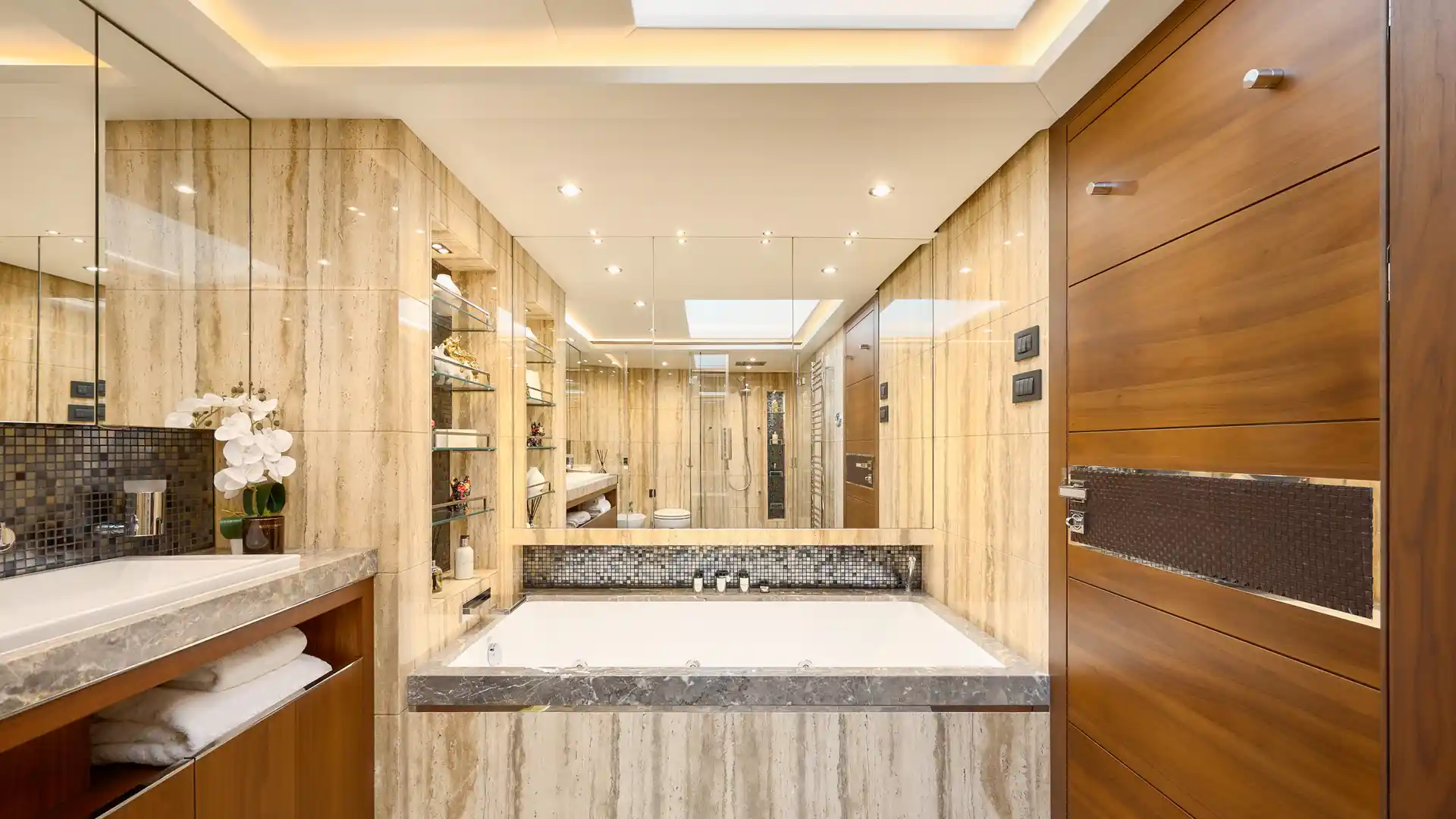 MIRAGE IV gallery image 31