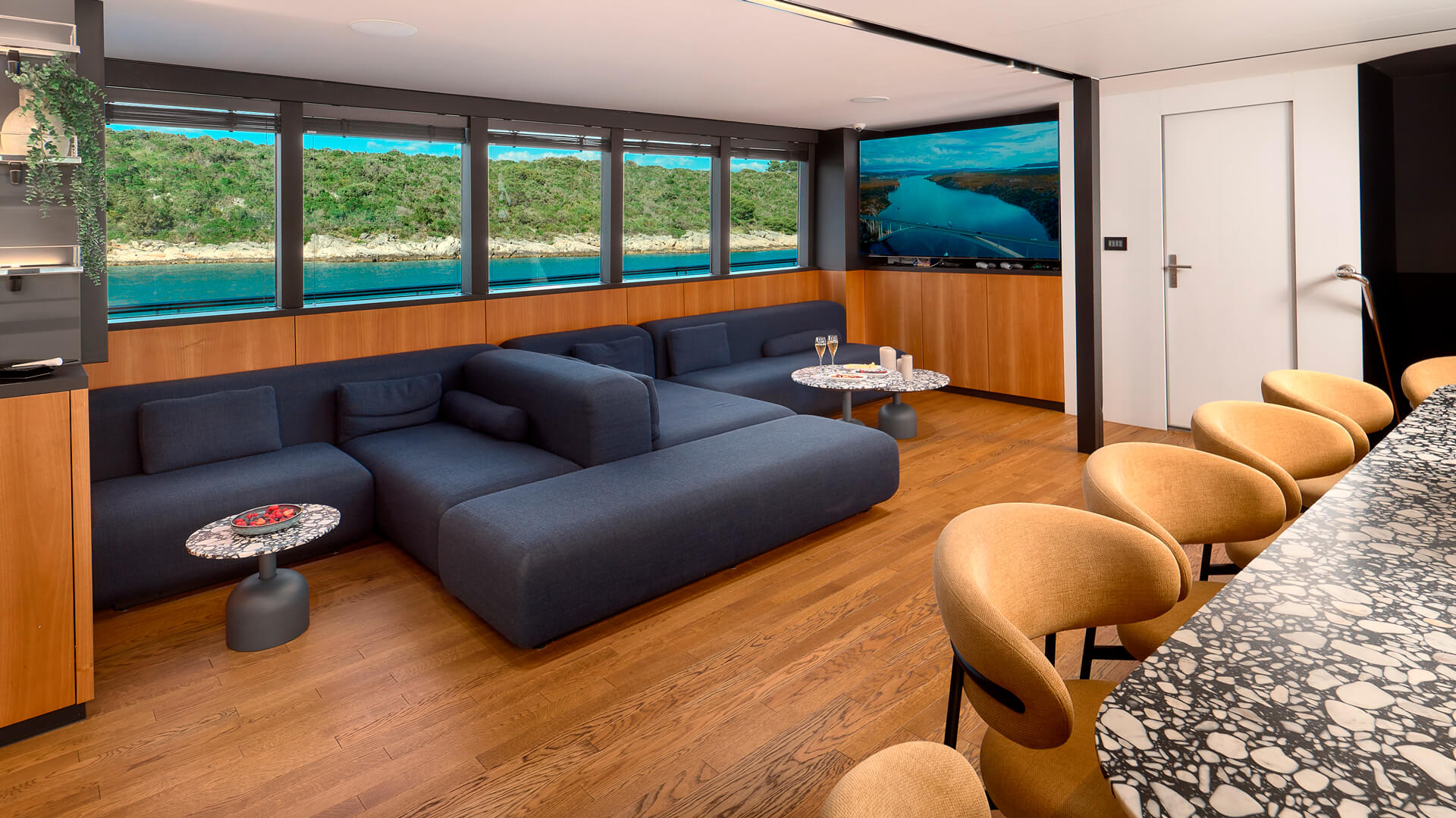 MARALLURE gallery image 26