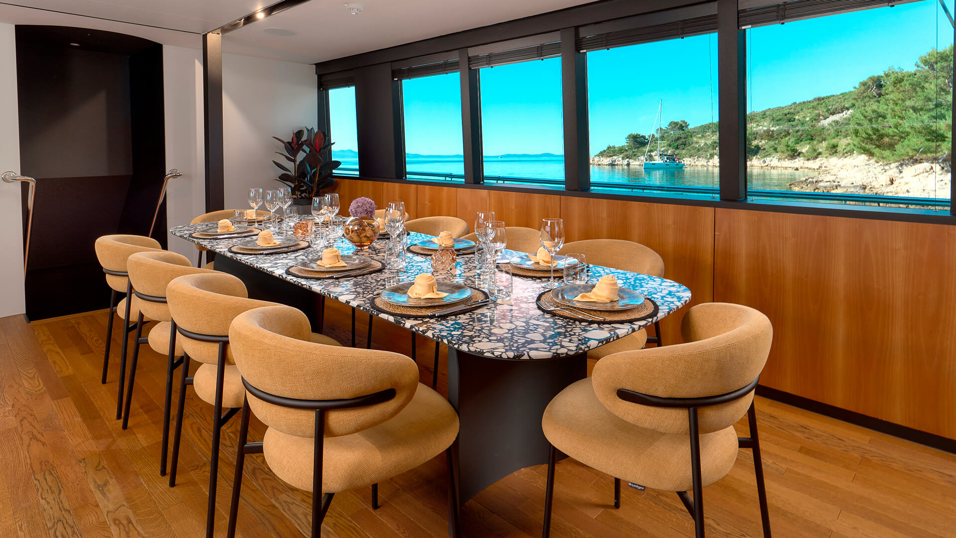 MARALLURE gallery image 24