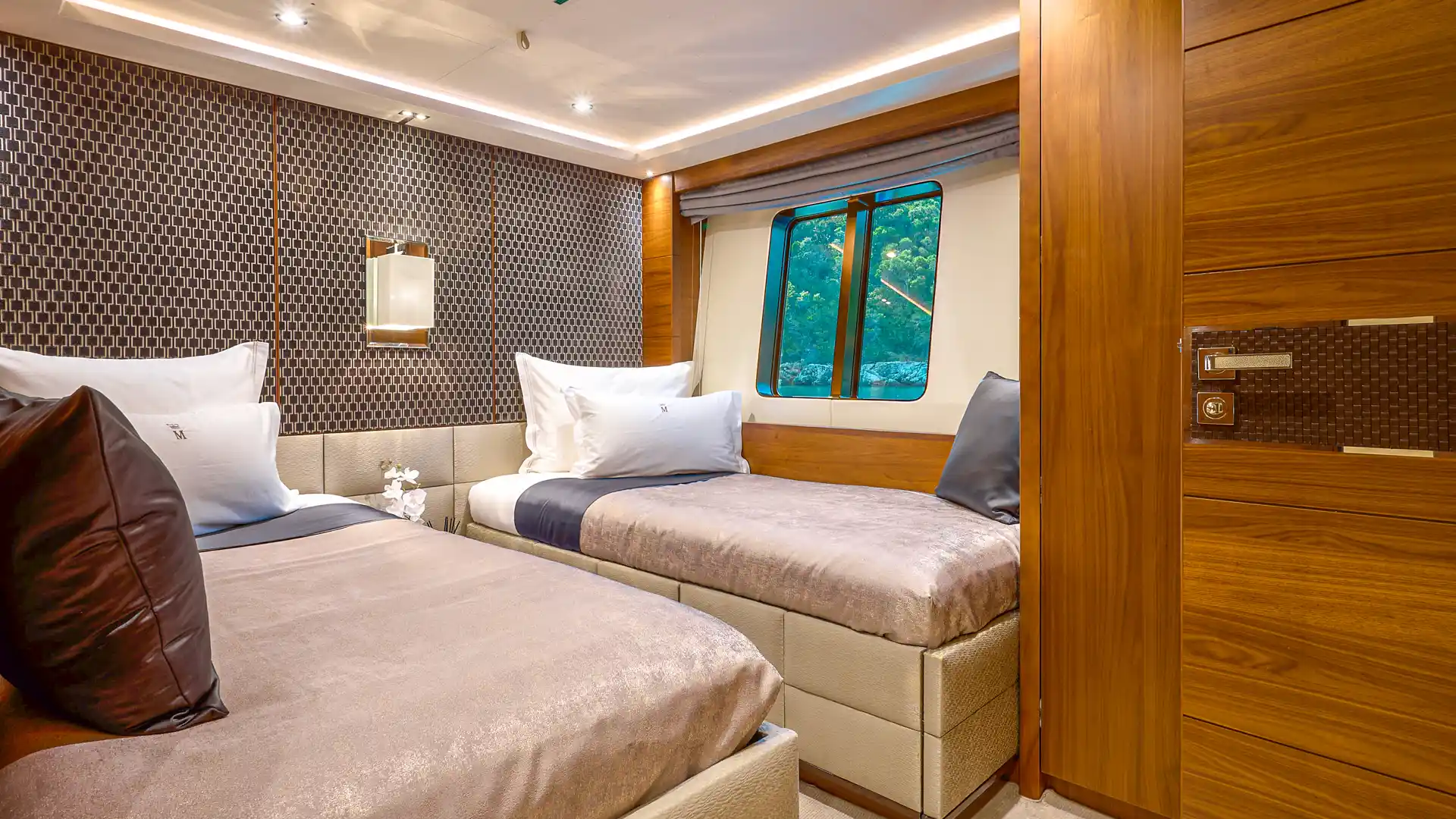 MIRAGE IV gallery image 35