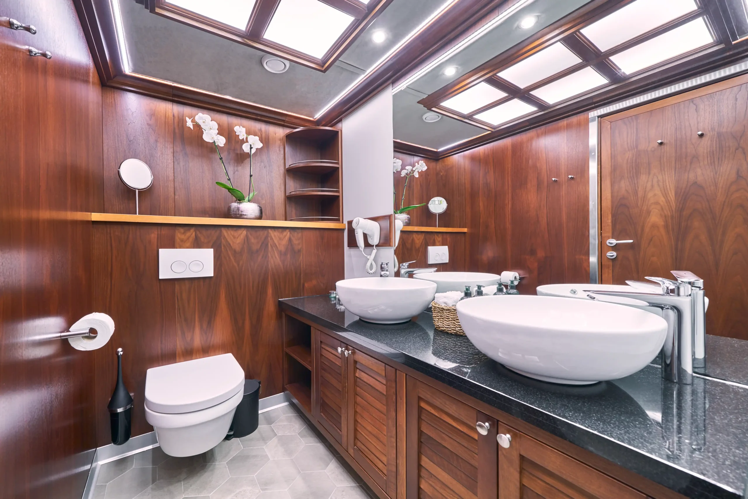 LADY GITA gallery image 20