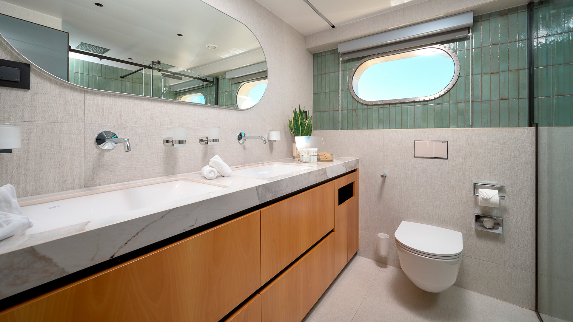 MARALLURE gallery image 22