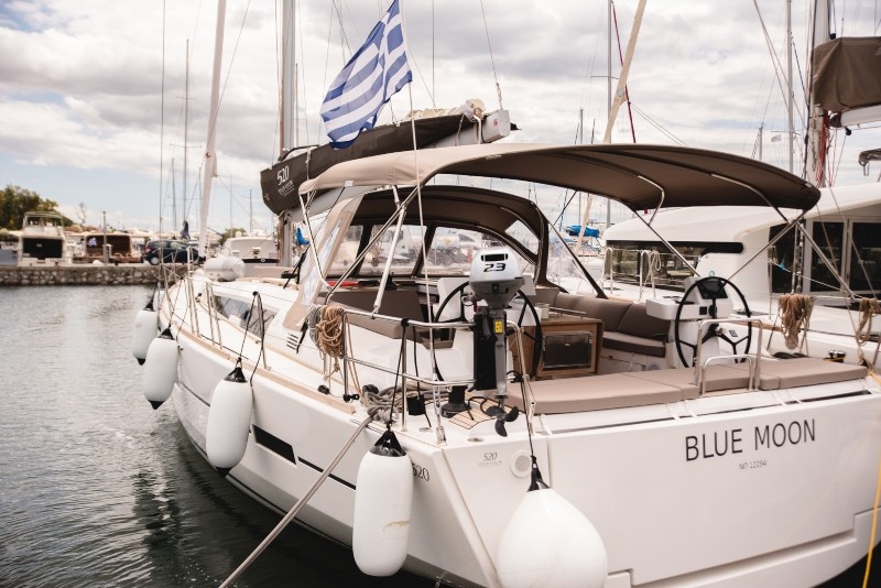 DUFOUR 520 BLUE MOON